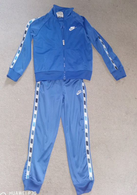 boys nike tracksuit age 6